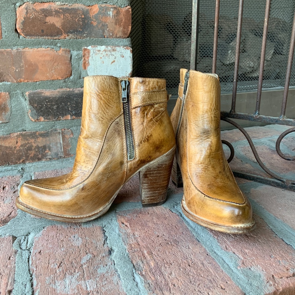 Brand New Bed Stu! - Isla - Tan Rustic